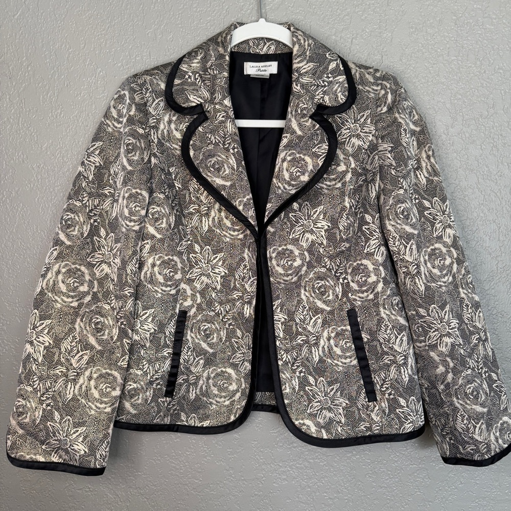 Laura Ashley Petite Floral Blazer – One Size Petite Tapestry Jacket